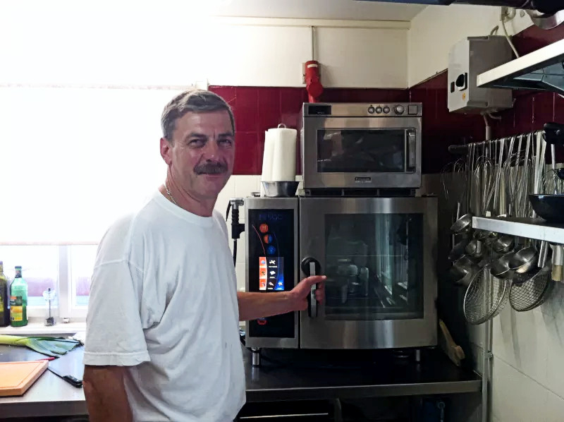 s-kleine Wirtshaus in Weitmoos restaurant